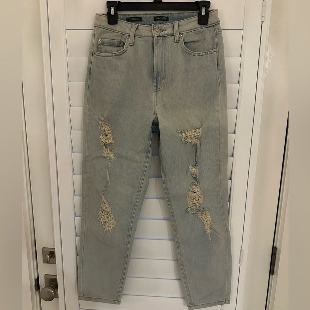 Wild Fable Light Wash Ripped Boyfriend Jeans
